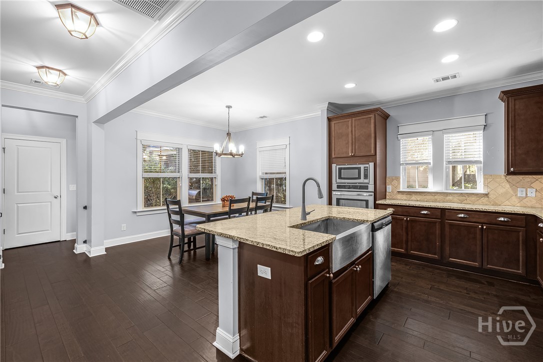 205 Ridgewood Park Drive N