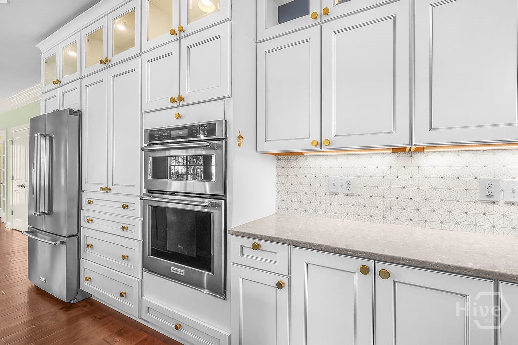 3217 Coopers Point Drive