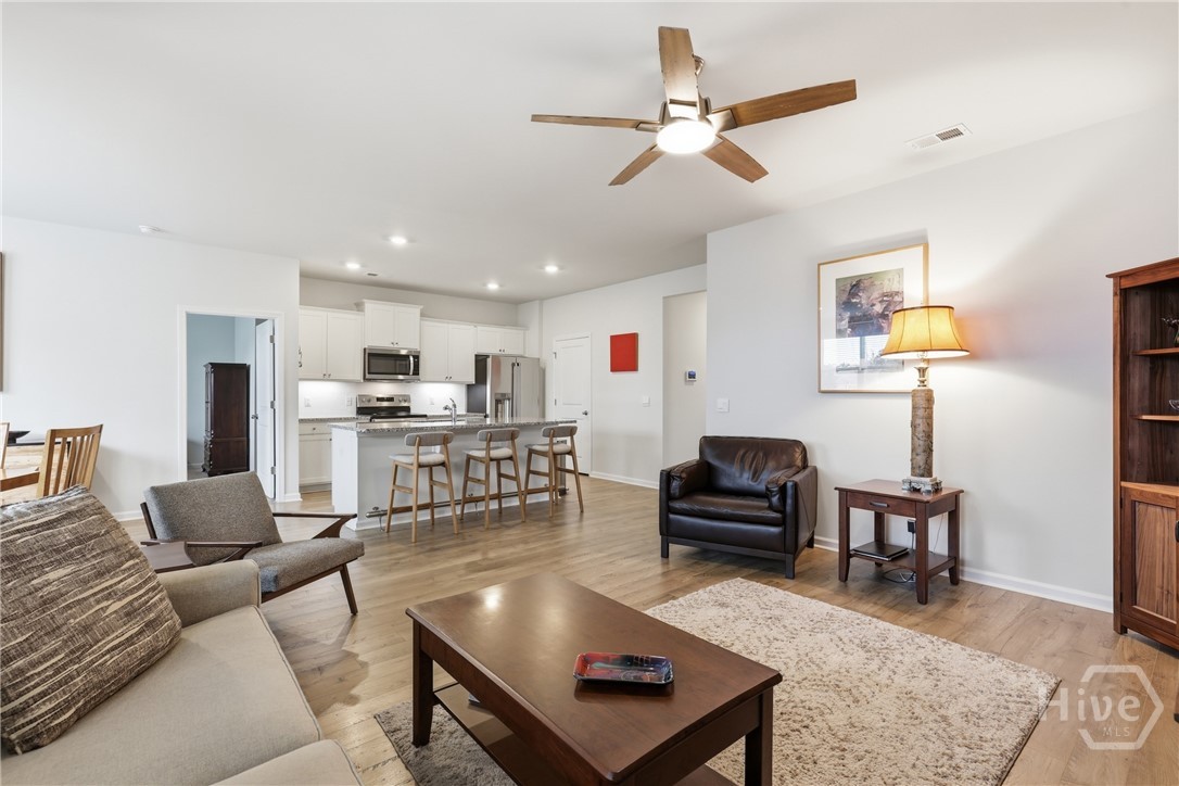 105 Coopers Rise