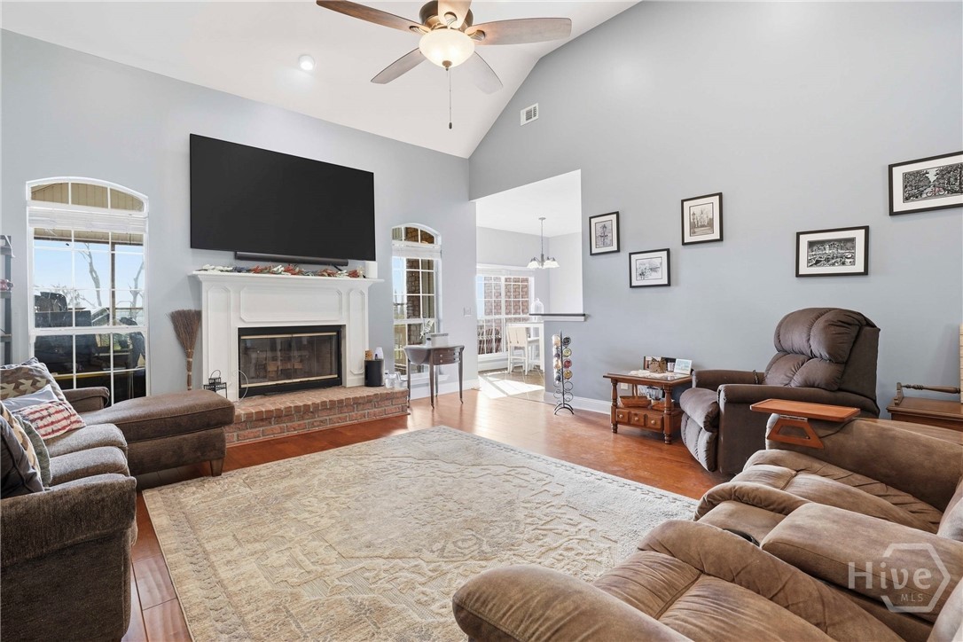 115 Pinetree Road