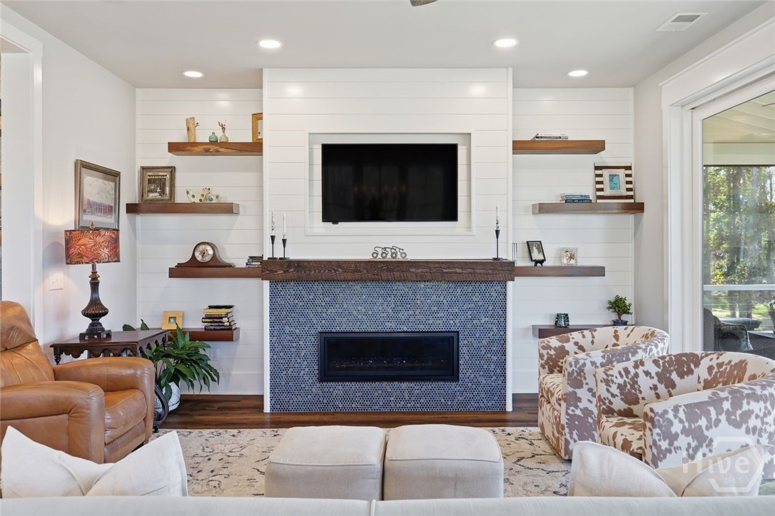 492 Hunter's Loop Drive