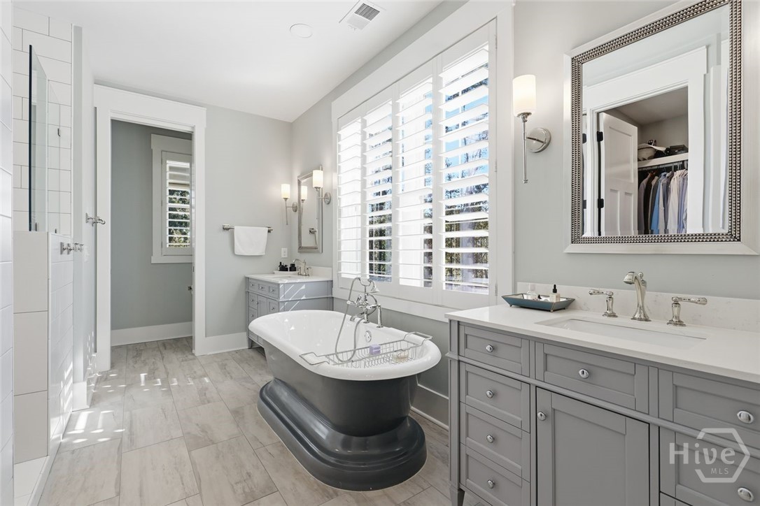 492 Hunter's Loop Drive