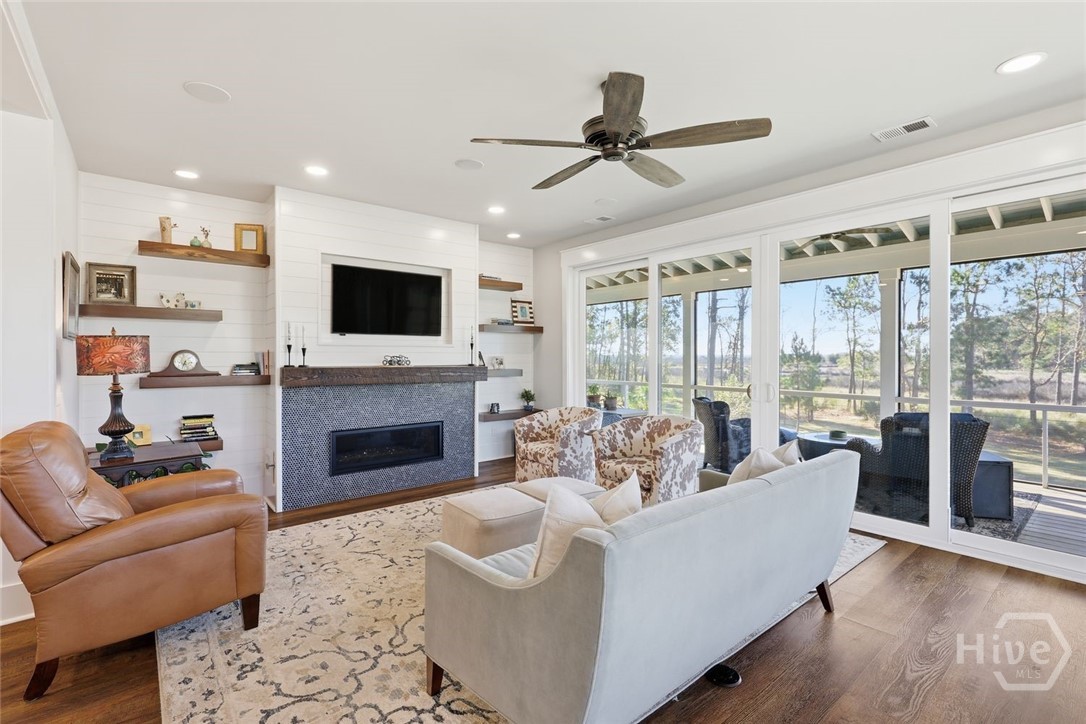 492 Hunter's Loop Drive