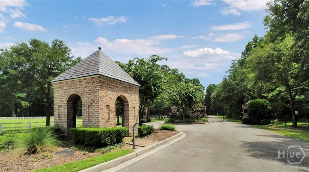 492 Hunter's Loop Drive