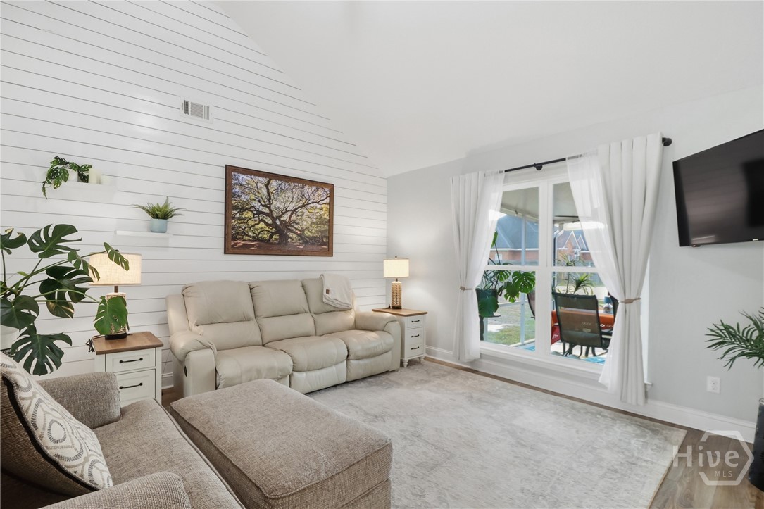 3246 Midland Road