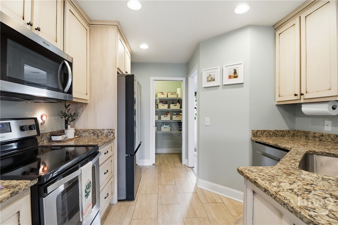 3246 Midland Road