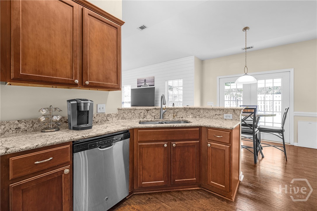 122 Willow Point Circle