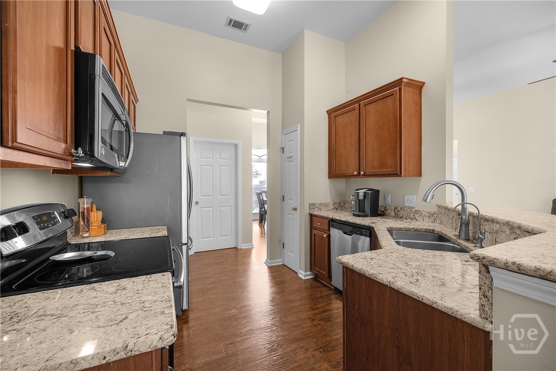 122 Willow Point Circle