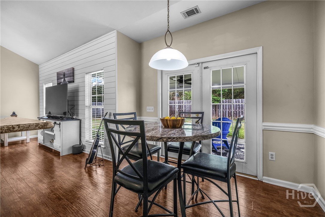 122 Willow Point Circle