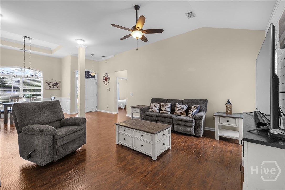 122 Willow Point Circle