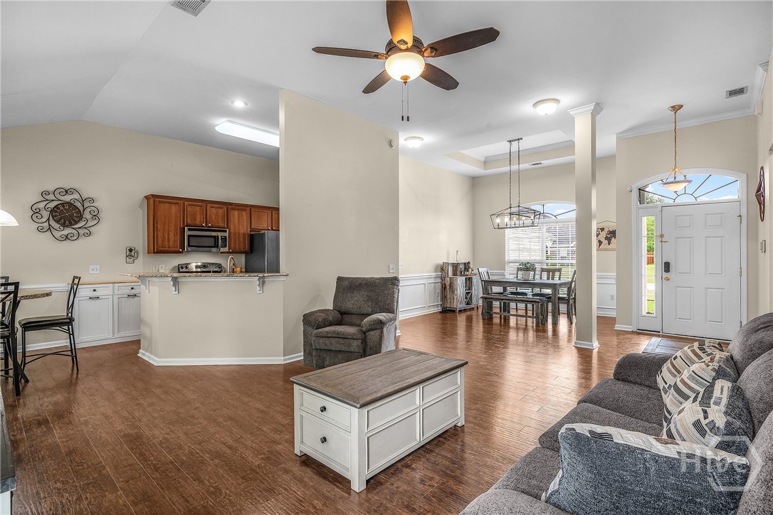 122 Willow Point Circle