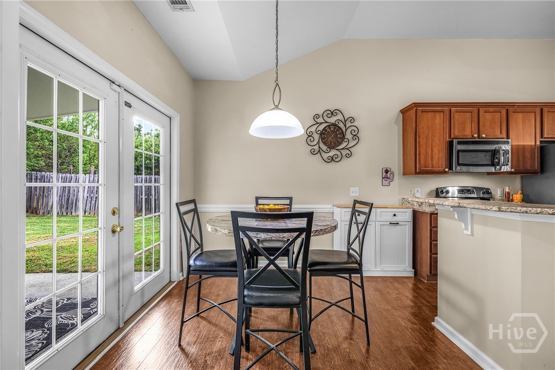 122 Willow Point Circle