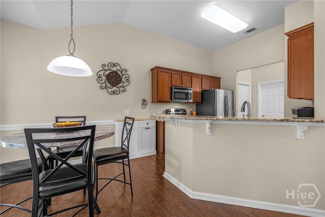 122 Willow Point Circle