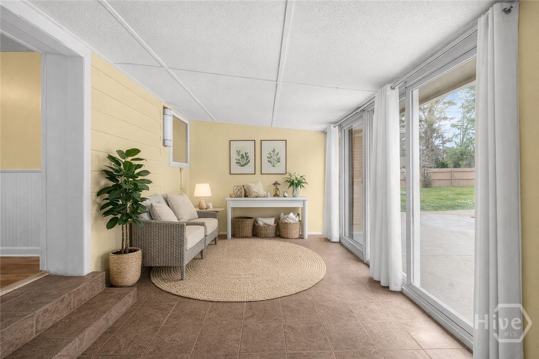 402 N Sangrena Drive