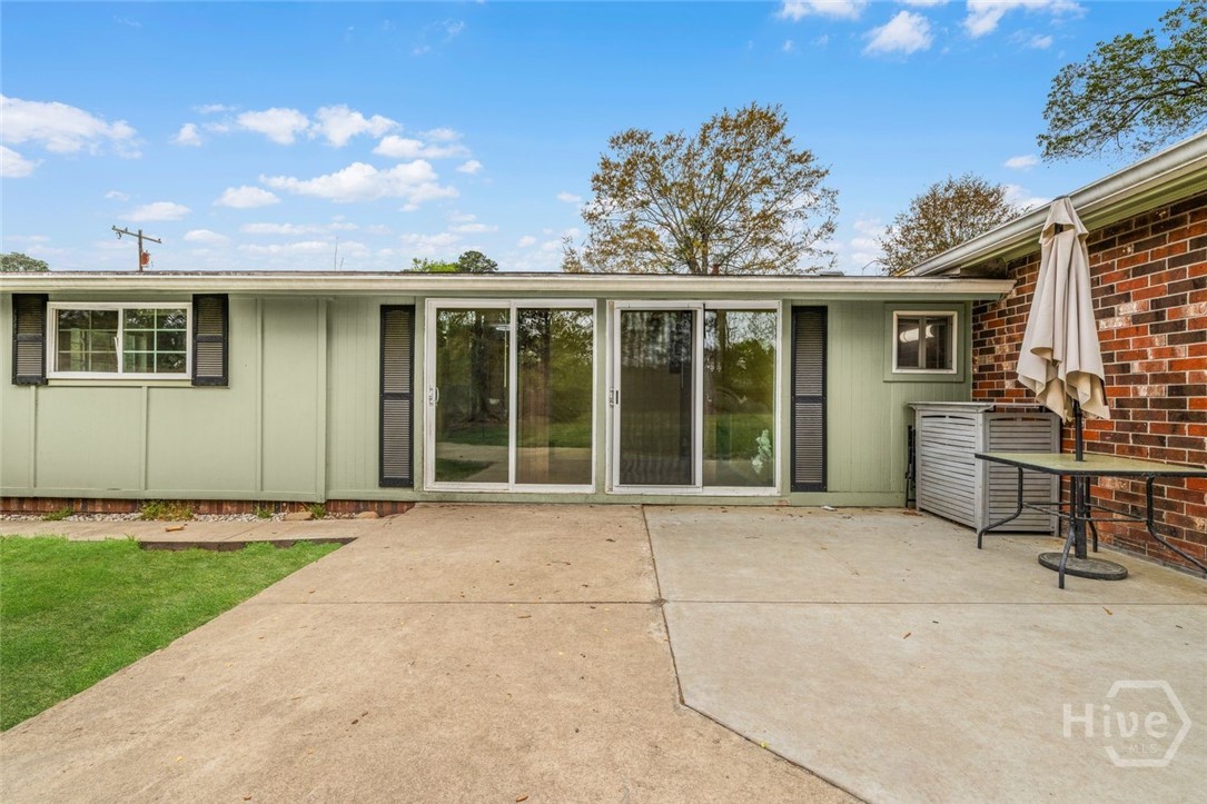 402 N Sangrena Drive