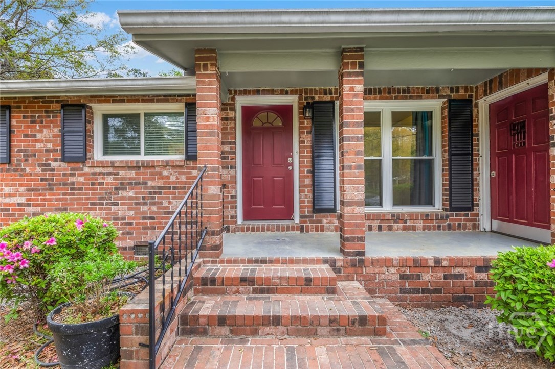 402 N Sangrena Drive