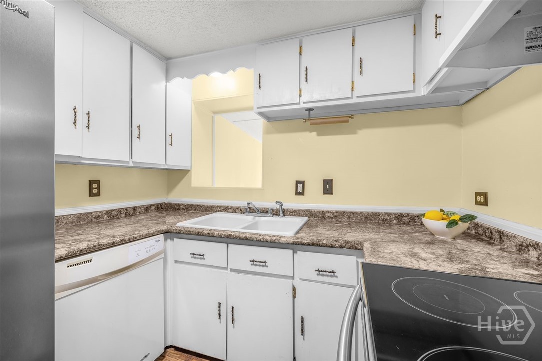 402 N Sangrena Drive