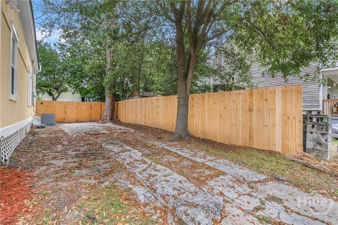 1126 E Waldburg Street