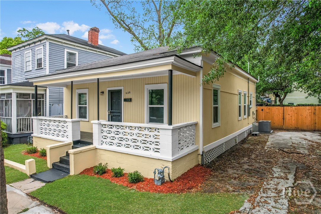 1126 E Waldburg Street