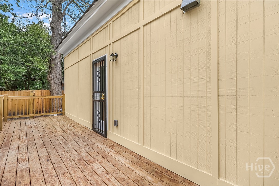 1126 E Waldburg Street