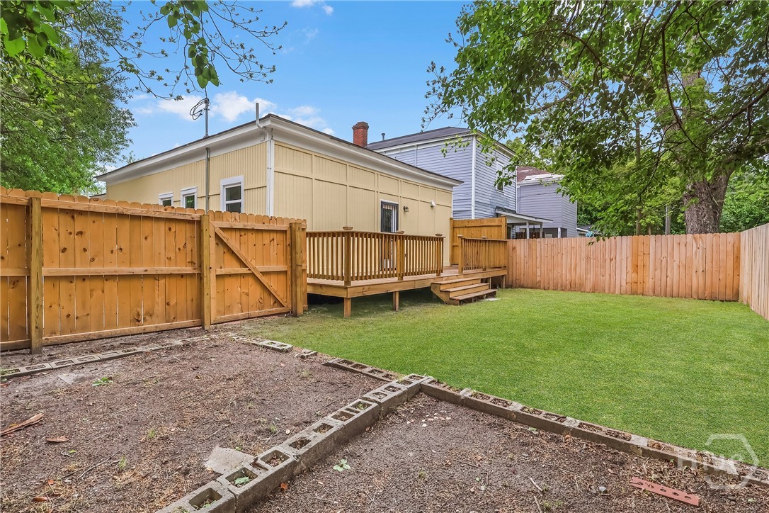 1126 E Waldburg Street