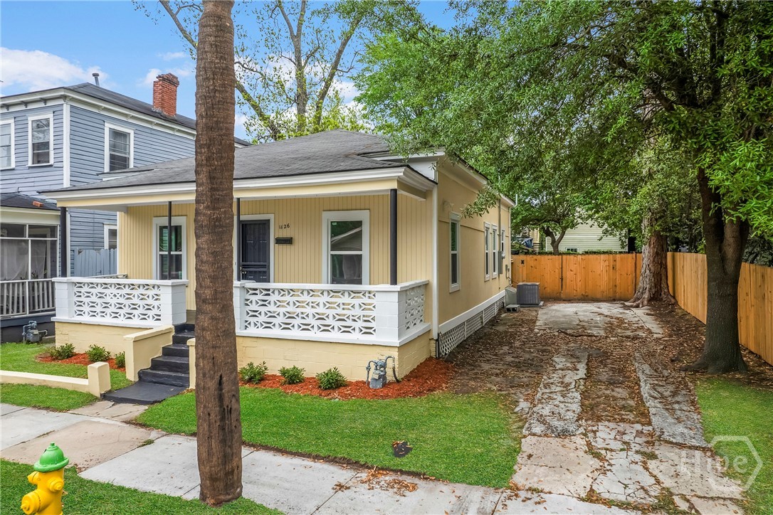 1126 E Waldburg Street