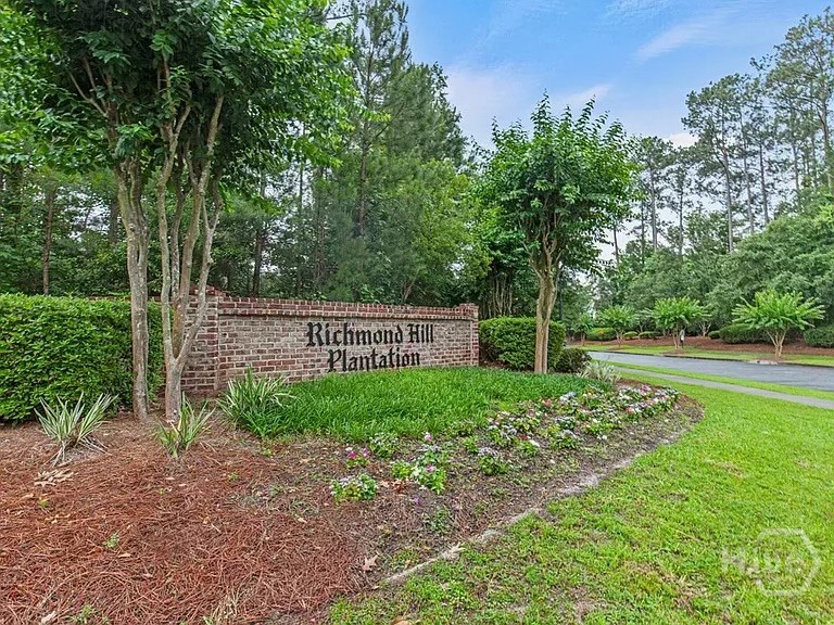 8 Lonnie Drive