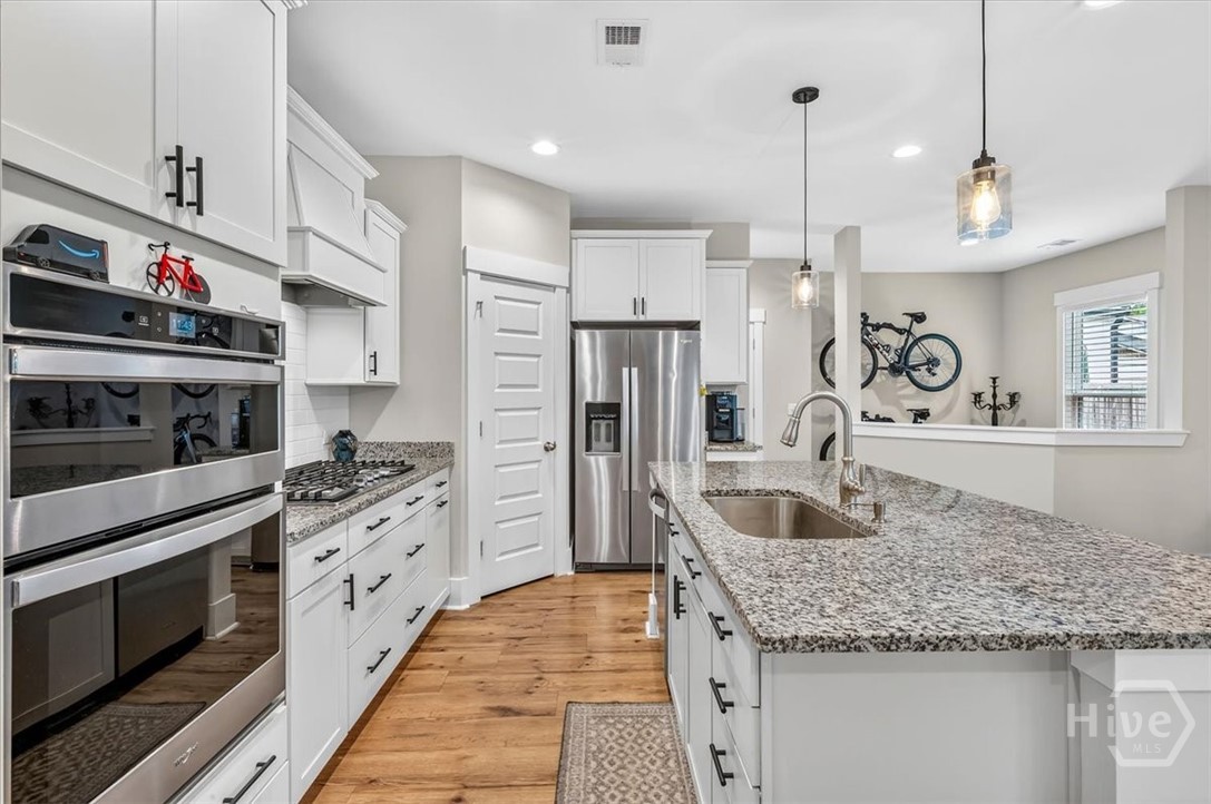 112 Canter Court
