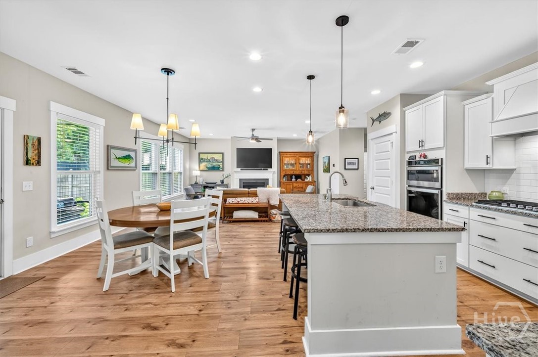112 Canter Court