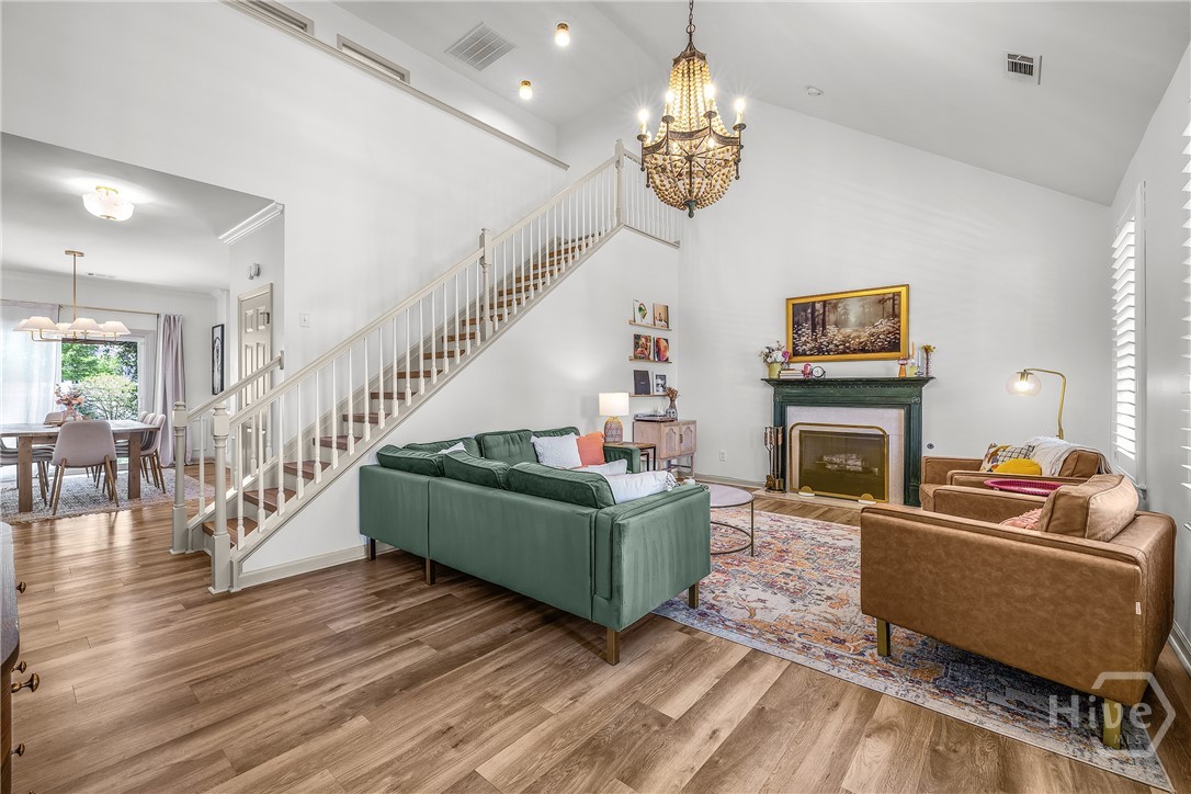 37 5th Avenue