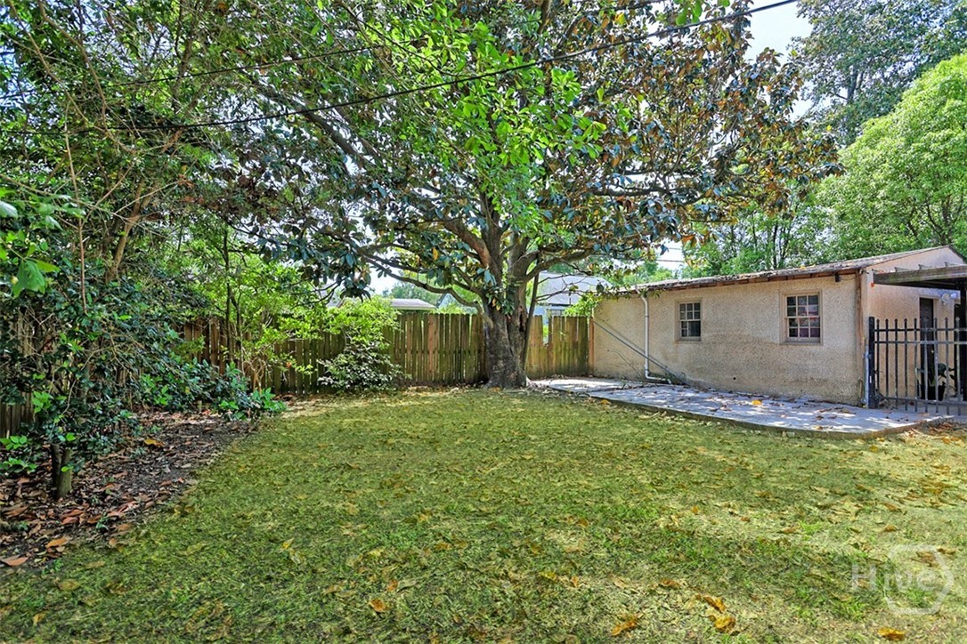 2337 E 40th Street