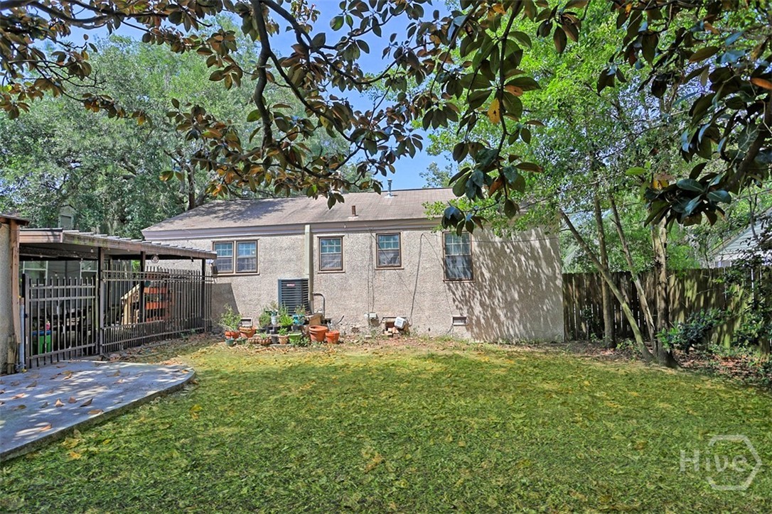 2337 E 40th Street