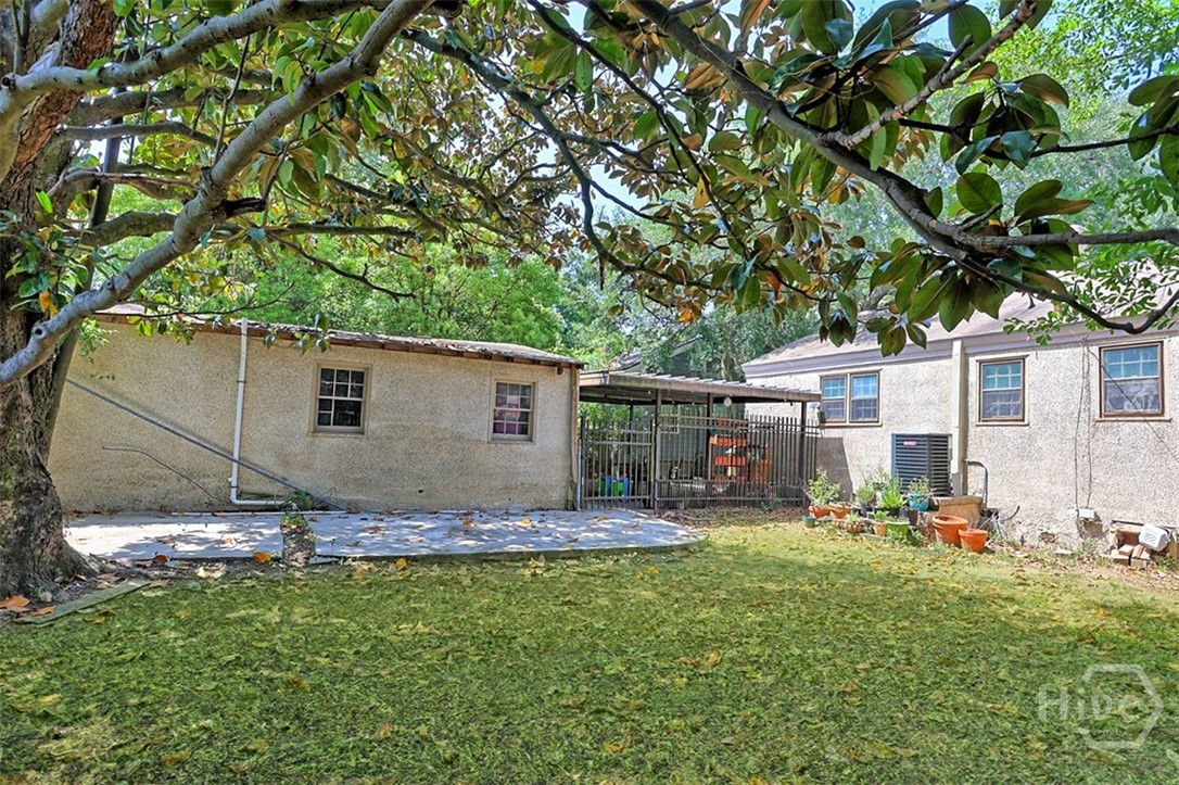 2337 E 40th Street