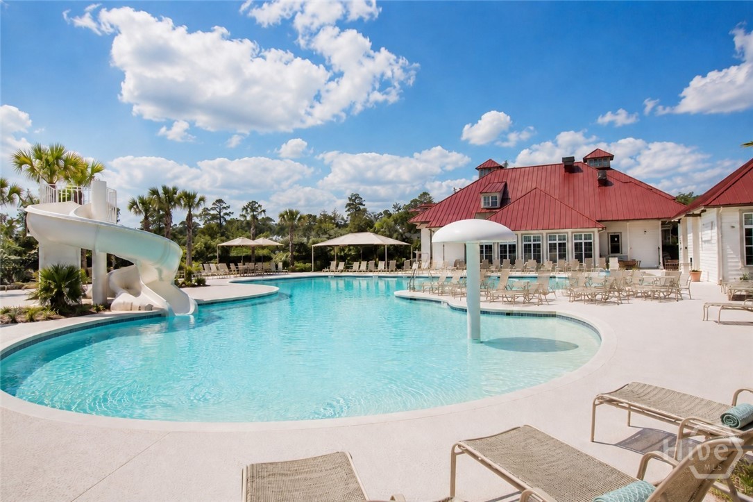 100 Woodside Cove
