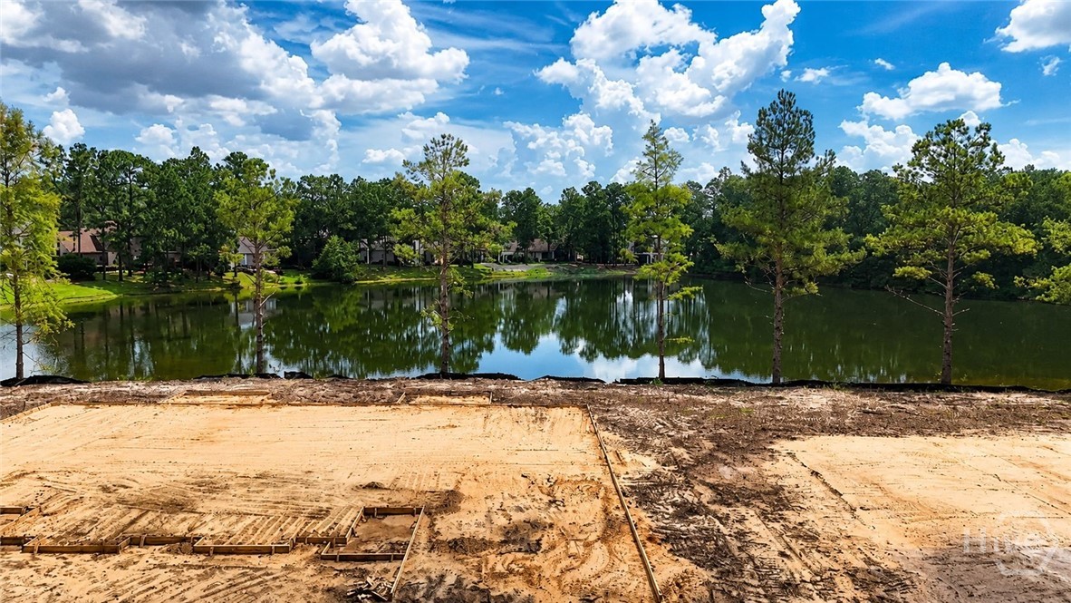 102 Woodside Cove