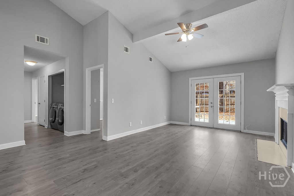 12 English Saddle Court