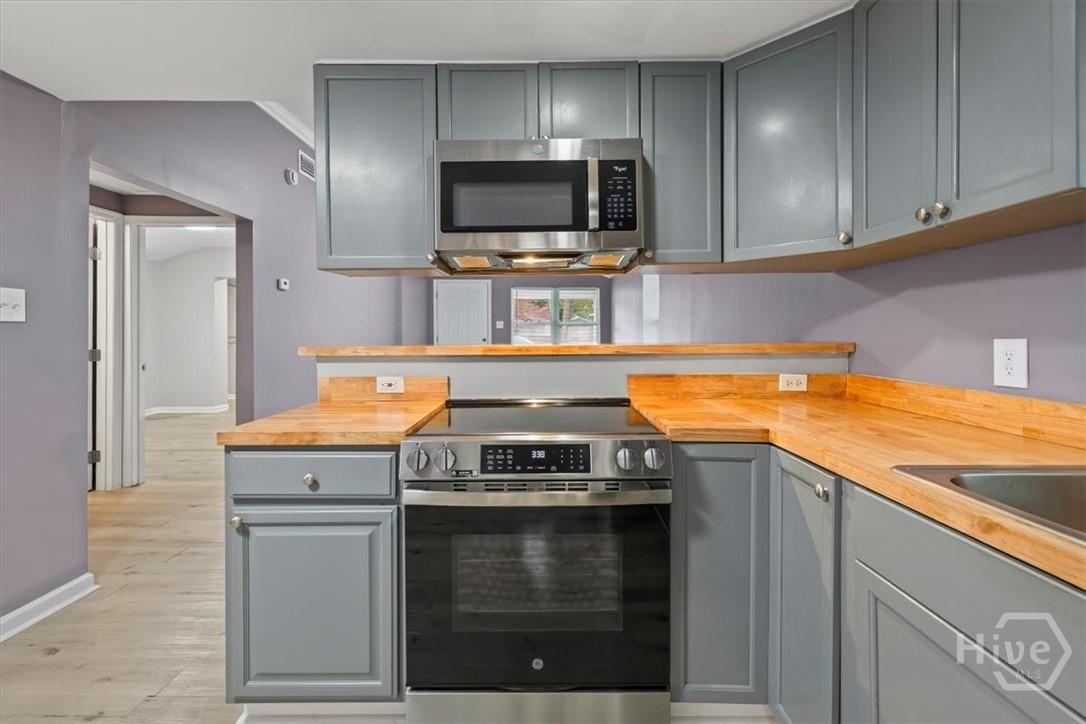 705 W 47th Street