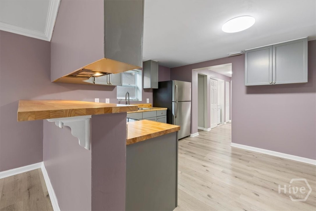 705 W 47th Street