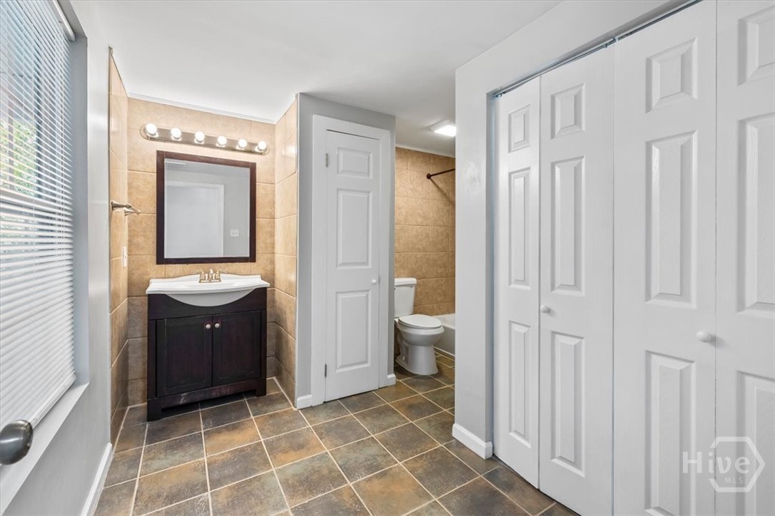 705 W 47th Street