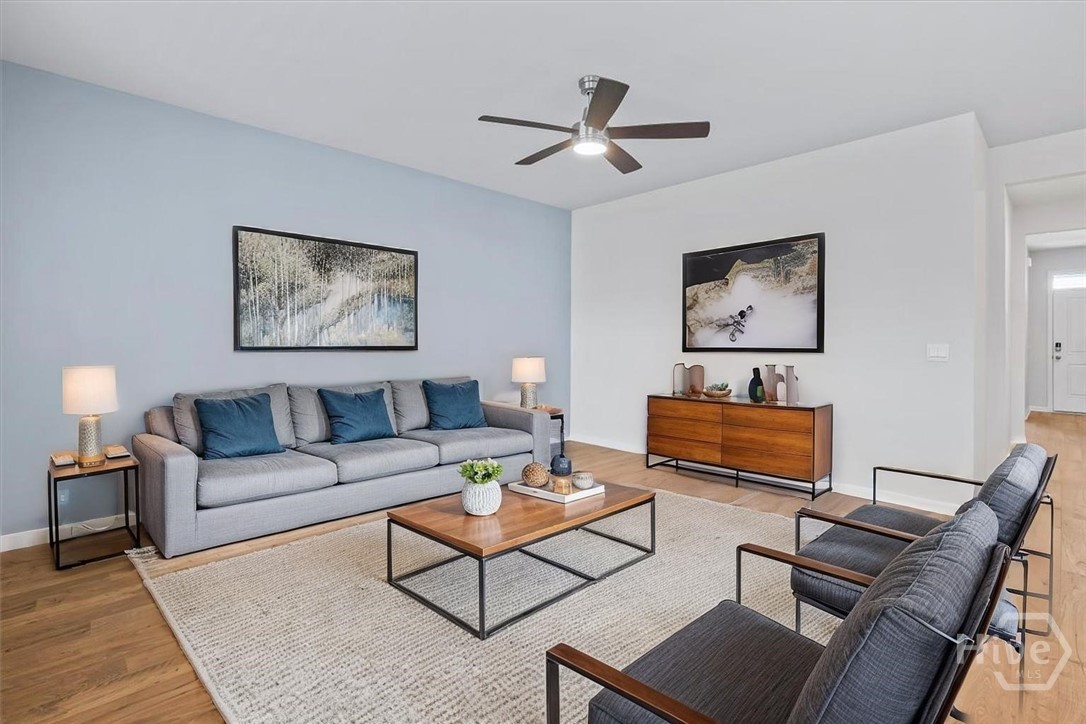 104 Coopers Rise