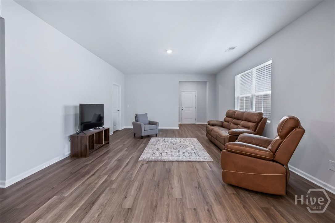 221 Bircholt Grove