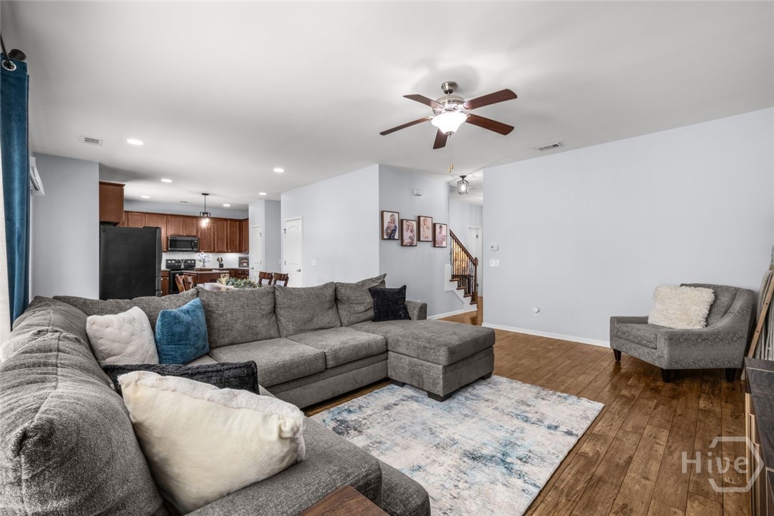 121 Waverly Way