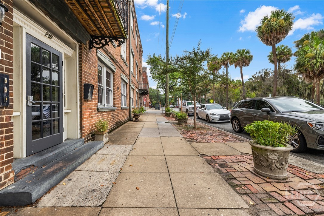 219 Abercorn Street D1