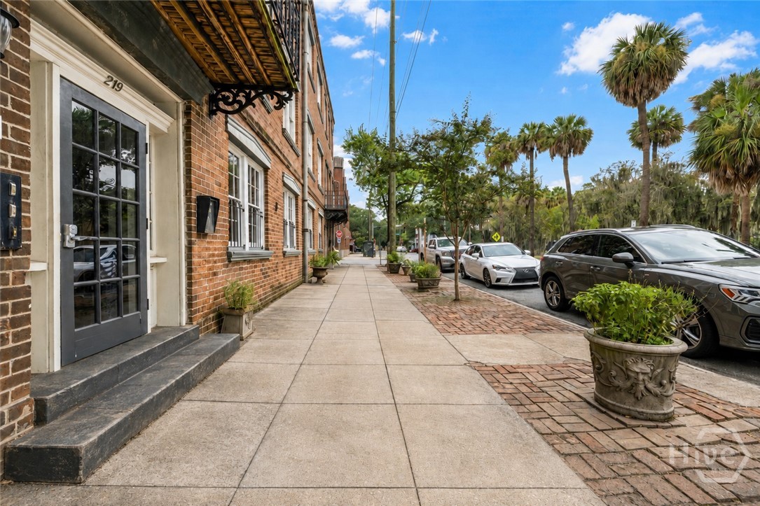 219 Abercorn Street D1