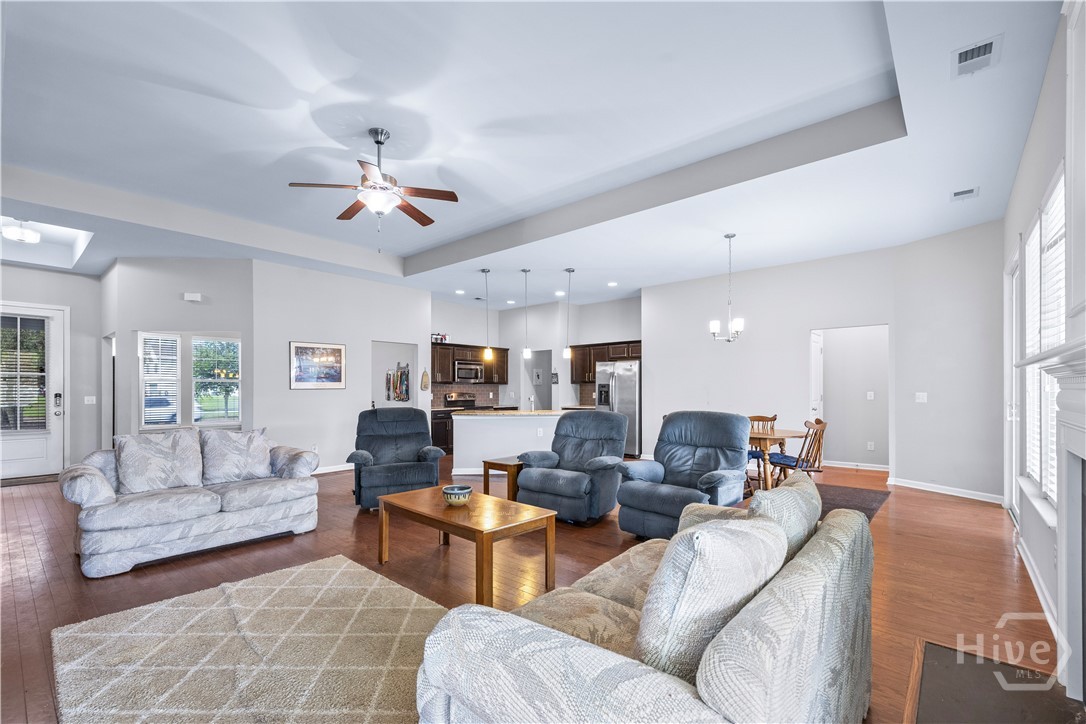 8 Southpark Boulevard