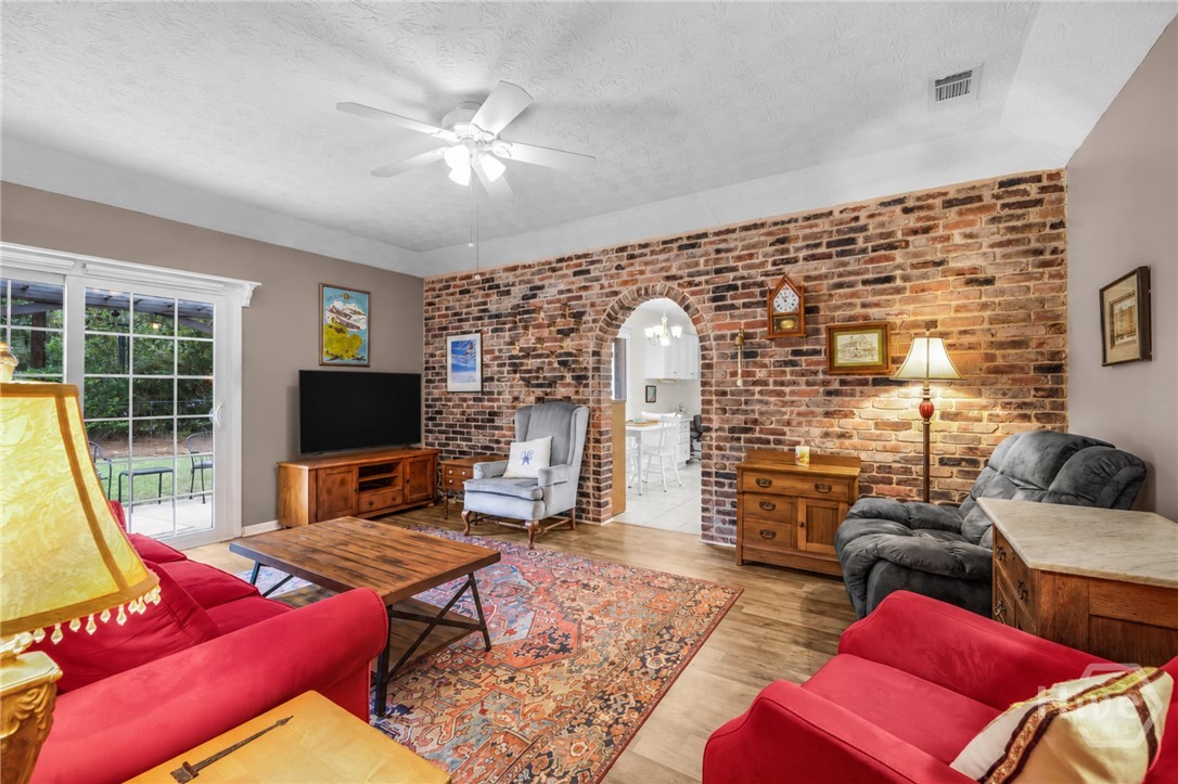 26 River Oaks Road