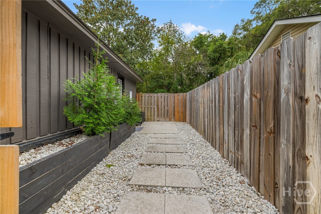26 River Oaks Road