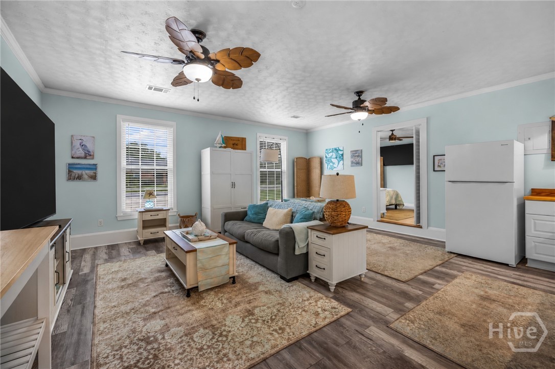 26 River Oaks Road