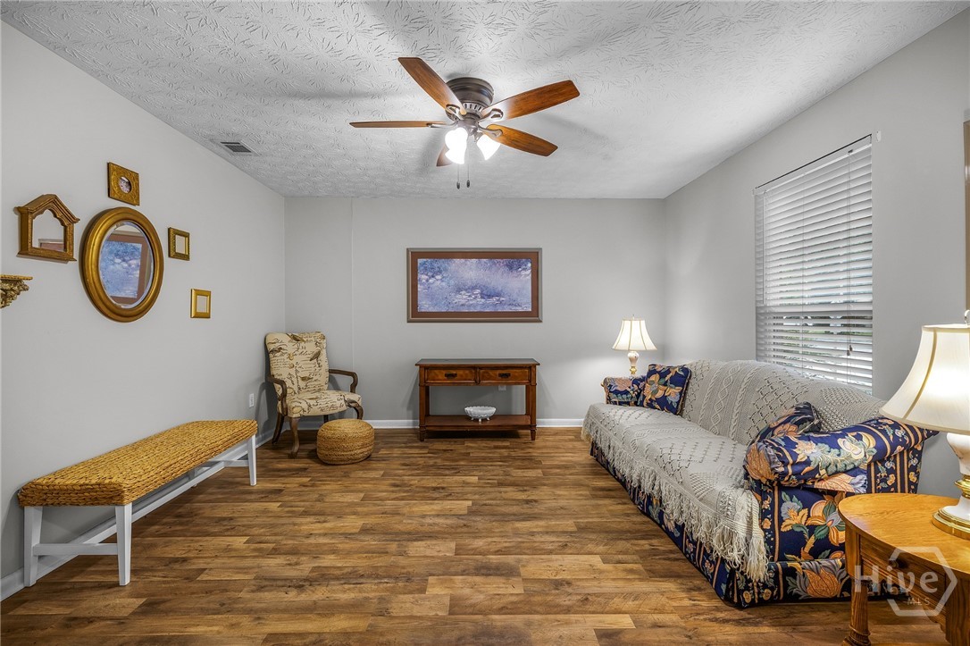 26 River Oaks Road