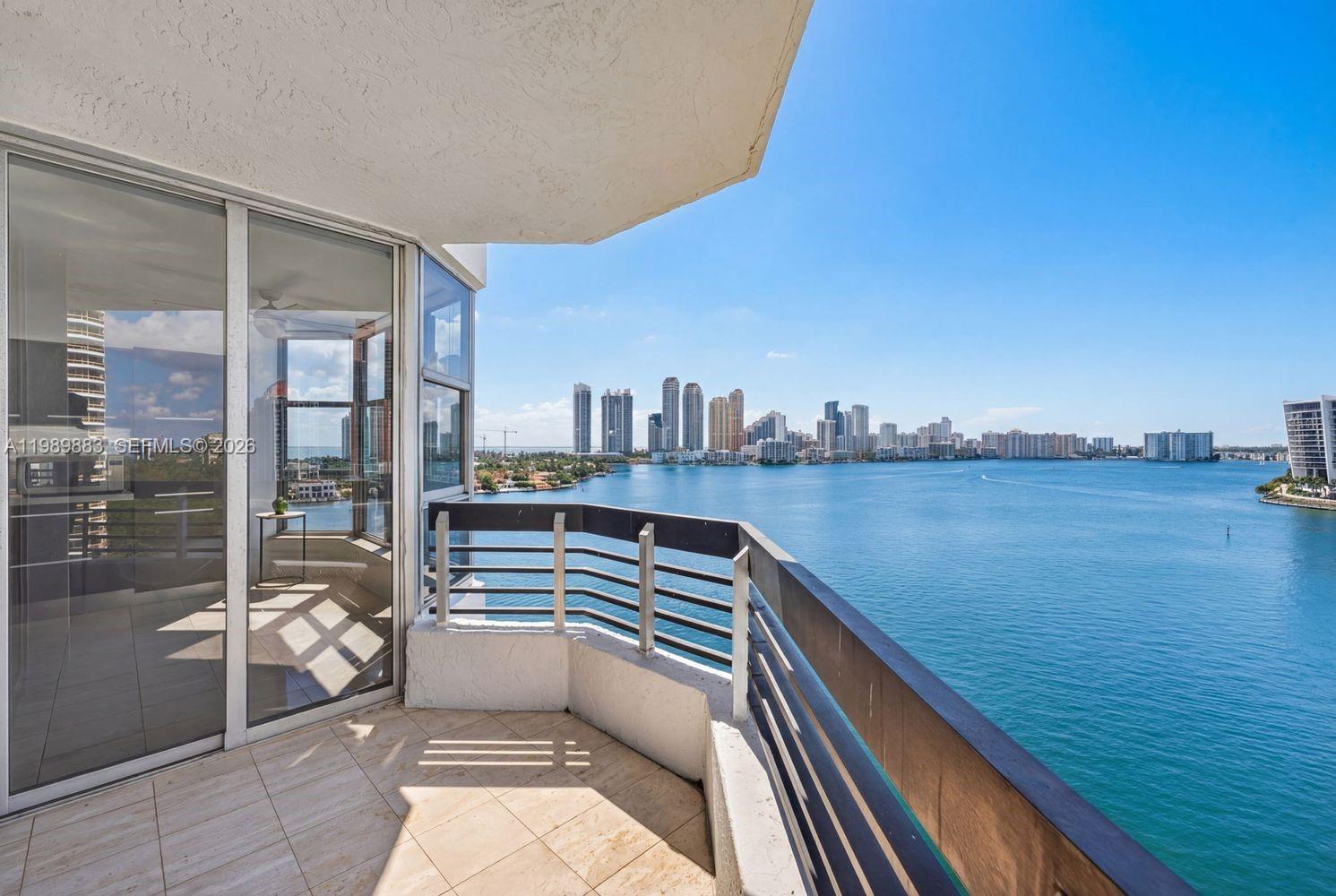 3600 Mystic Pointe Dr # 1201